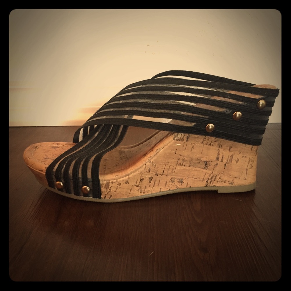 Cork & black wedges